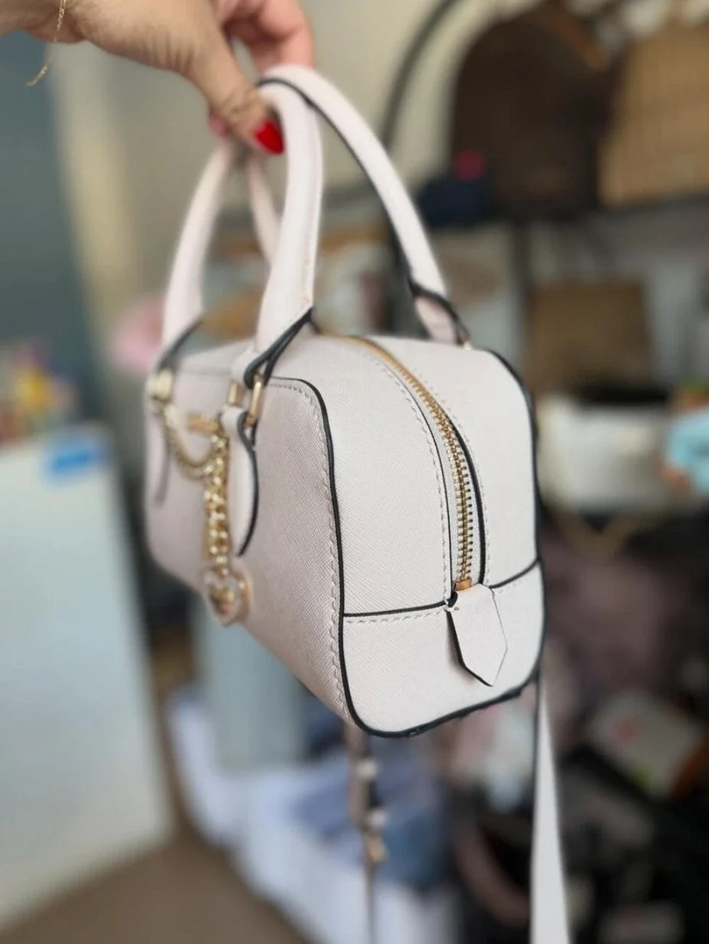 GUESS Satchel Handbag